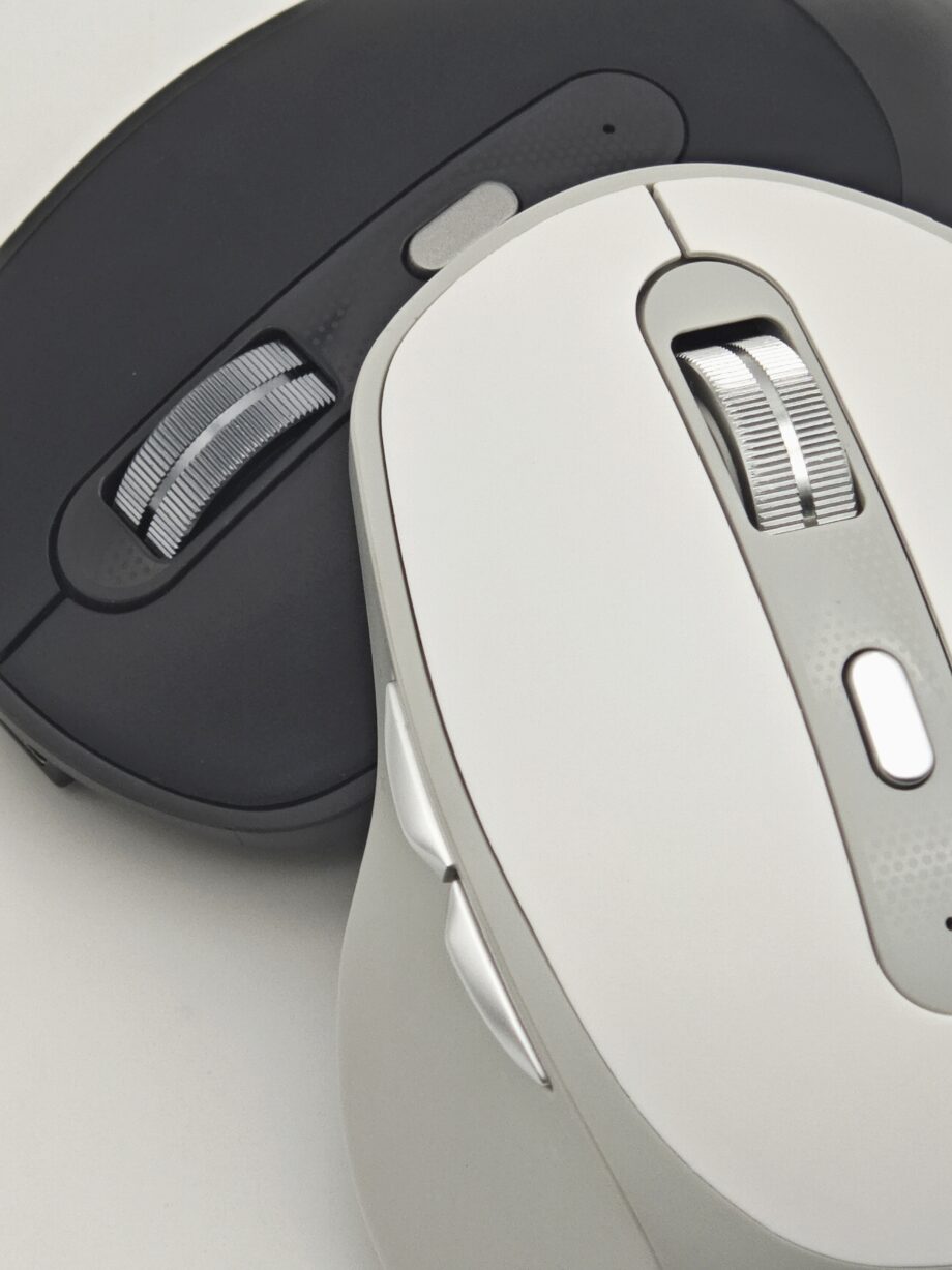 Dual Mode 2.4GHz Wireless Mouse 3200DPI Rechargeable Ergonomic Design for PC Mac Laptop
